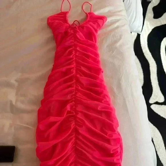 Hot Pink going out dress - Picture 2 of 2